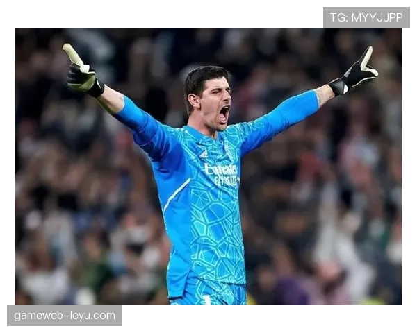 奥布拉克与库尔图瓦门将之争愈演愈烈，赛场表现成焦点