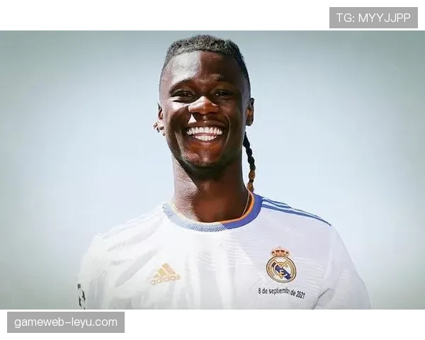 卡马文加：带球推进能力突出成为中场推进点