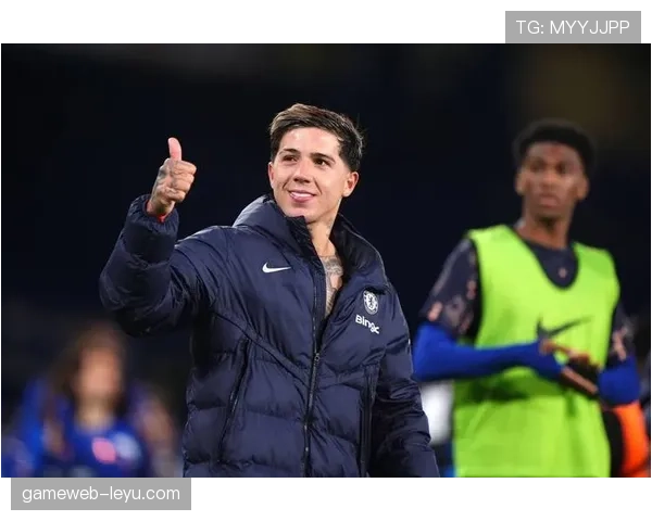 恩佐·费尔南德斯训练完直接钻进那辆低调的路虎——说好的英超暴发户呢？